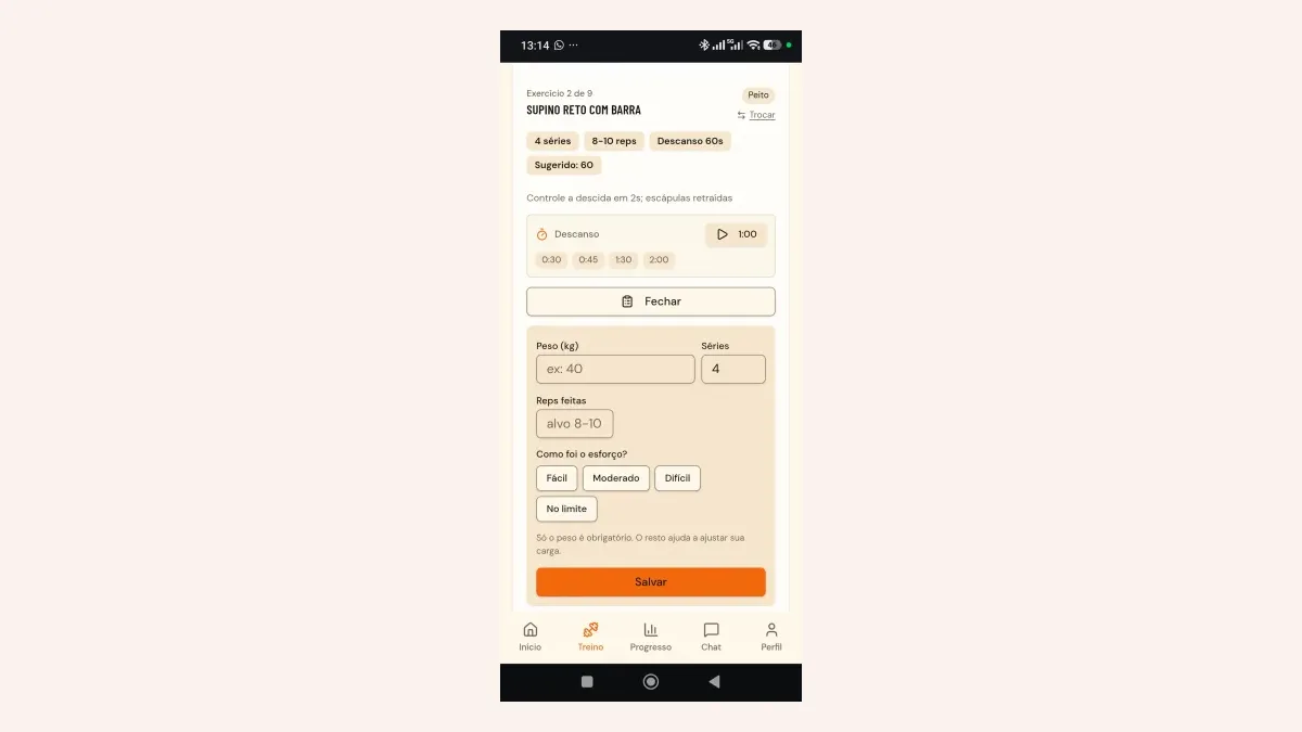 Tela do app Make4Fit em que o aluno registra peso, repetições e o esforço do supino reto com barra