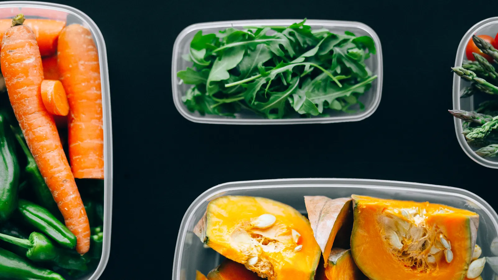Potes com legumes e verduras porcionados para a semana